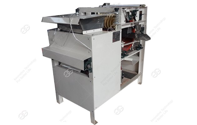 Multifunctional peanut peeling machine